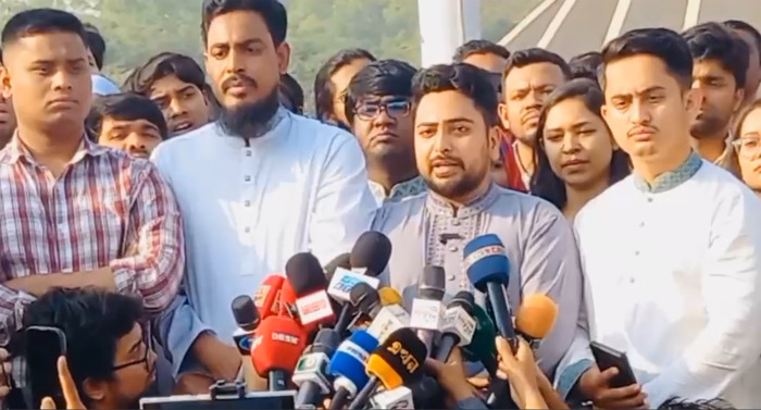 জাতীয় স্মৃতিসৌধে শ্রদ্ধা জানালেন জাতীয় নাগরিক পার্টির নেতারা (এনসিপি)