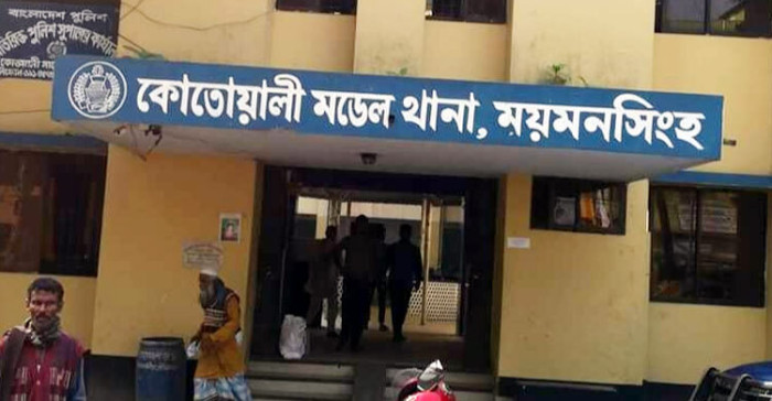 ময়মনসিংহে কাভার্ডভ্যান চাপায় প্রাণ গেলো দুইজনের