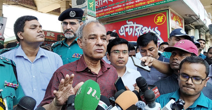 ঢাকায় নাশকতার হুমকি নেই: স্বরাষ্ট্র উপদেষ্টা