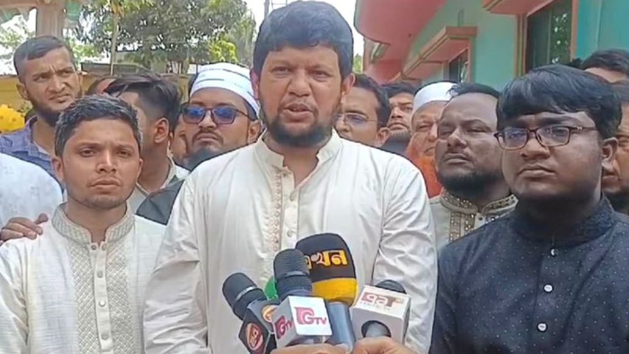 চরমপন্থার সুযোগ কাউকে নিতে দেওয়া হবে না: তথ্য উপদেষ্টা