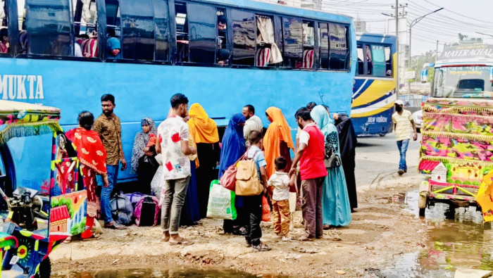 মহাসড়কে বেড়েছে ঢাকামুখী গাড়ির চাপ
