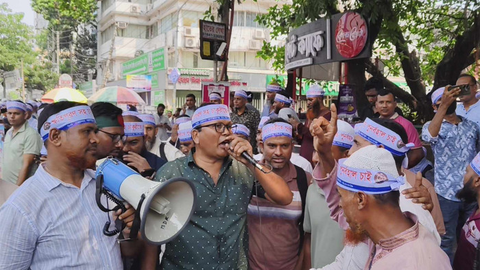 চাকরিচ্যুত বিডিআর সদস্যদের কর্মসূচি চালিয়ে যাওয়ার ঘোষণা