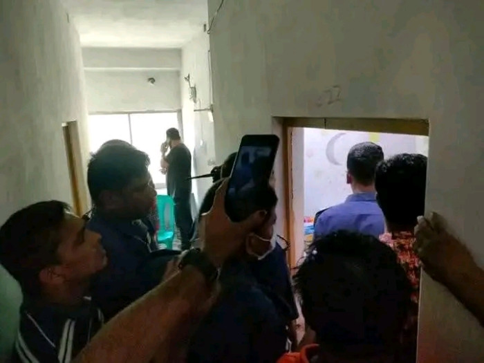 ঠাকুরগাঁওয়ে কলেজছাত্রীর ঝুলন্ত লাশ উদ্ধার