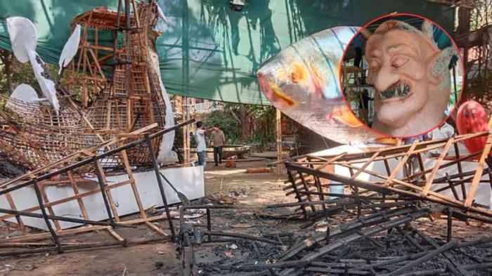 চারুকলায় আগুনে পুড়লো ‘ফ্যাসিবাদের মুখাকৃতি’ ও ‘শান্তির পায়রা’ মোটিফ