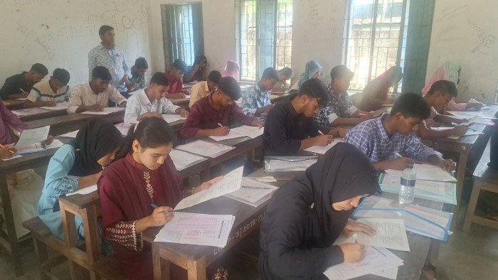 ইসলামপুরে কেন্দ্রে দায়িত্বে অবহেলা ৩ শিক্ষককে অব্যাহতি
