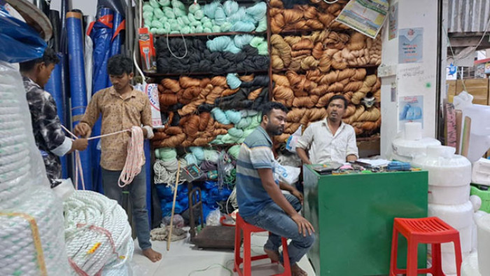 শয়তানের নিঃশ্বাসে সর্বস্বান্ত ব্যবসায়ী