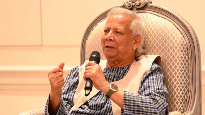 প্রবাসীদের অবদানে ঘুরে দাঁড়িয়েছে দেশের অর্থনীতি: প্রধান উপদেষ্টা