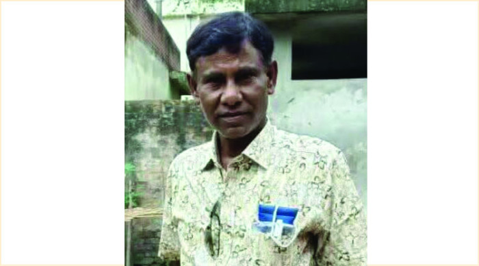 ট্রাক চাপায় ঠিকাদার আহত
