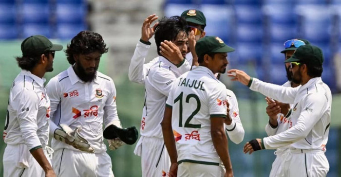২ উইকেটে ৮৯ রান নিয়ে মধ্যাহ্নবিরতিতে জিম্বাবুয়ে