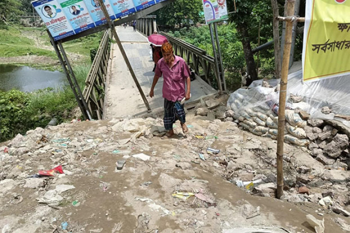 মানিকগঞ্জ সাটুরিয়া ব্রিজ তো নয় যেন মরণফাঁদ