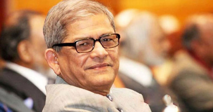 বিমানবন্দরে প্রবেশ করলেন মির্জা ফখরুল
