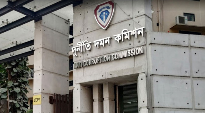 ঢাকাসহ সারাদেশে বিআরটিএ ৩৫ অফিসে দুদকের অভিযান