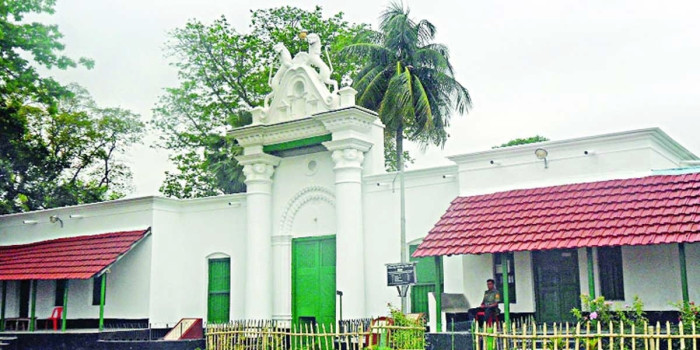 কুঠিবাড়ি ঘিরে উৎসবের আমেজ