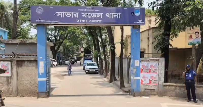 পিতাকে হত্যার পর ৯৯৯ নম্বরে কল দিলেন মেয়ে