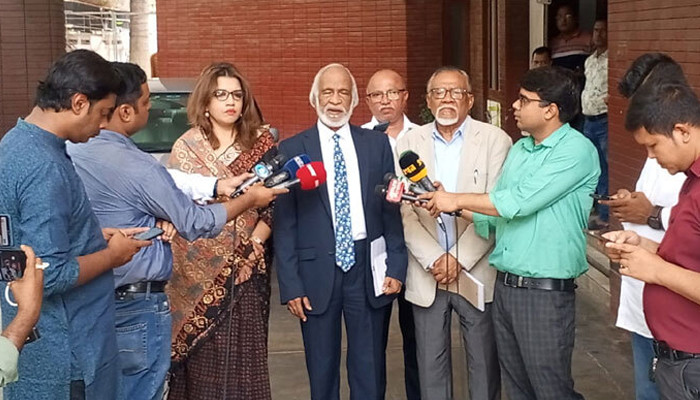আওয়ামী লীগ নিষিদ্ধ হবে কি না, সিদ্ধান্ত জনগণের: মঈন খান