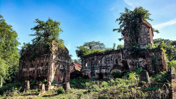 বিলুপ্তির পথে তিন শতাব্দীর ধরমপুরের মসজিদ