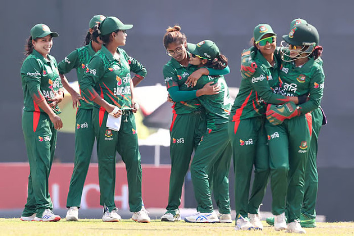 এক ধাপ এগোলেন বাংলাদেশের মেয়েরা