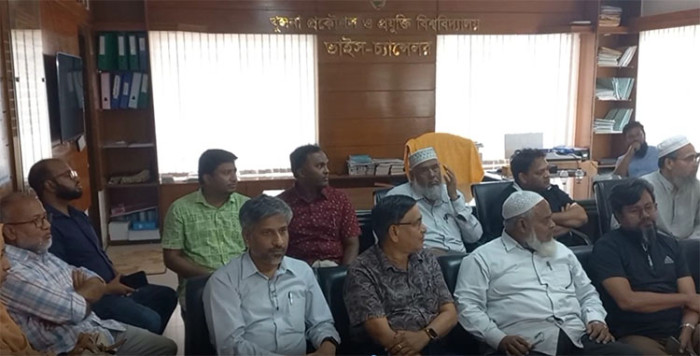 শিক্ষক লাঞ্চিতের প্রতিবাদে ৫ দফা দাবীতে কর্মবিরতি অব্যাহত