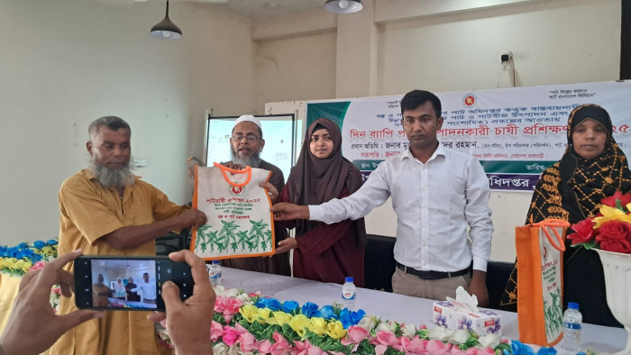 গোয়ালন্দে পাট শিল্পের বিকাশে চাষীদের নিয়ে প্রশিক্ষণ কর্মশালা