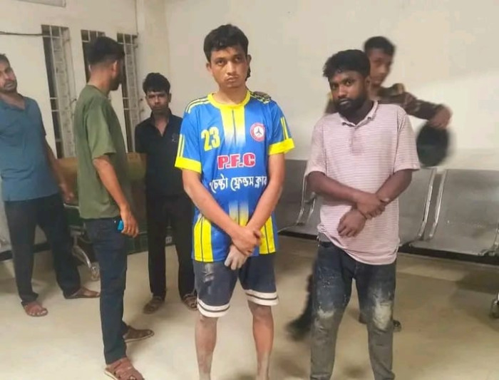 গোবিন্দগঞ্জে যৌথ বাহিনীর অভিযানে হ্যাকারসহ গ্রেফতার ১১
