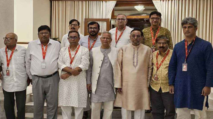 প্রধান উপদেষ্টার সাথে রাজনৈতিক দলের প্রথম দফার বৈঠক