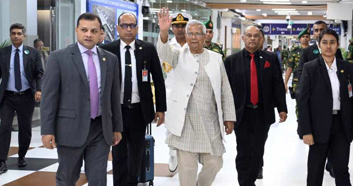 জাপানের উদ্দেশ্যে ঢাকা ছাড়লেন প্রধান উপদেষ্টা