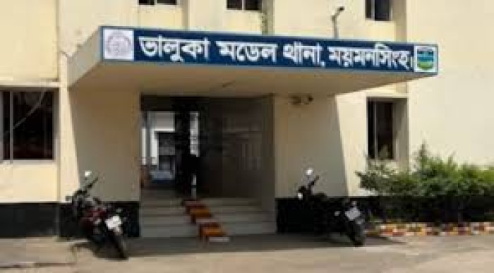 ভালুকায় যুবকের তাণ্ডব, ভাবীকে গলা কেটে হত্যা, ৪ জনকে জখম