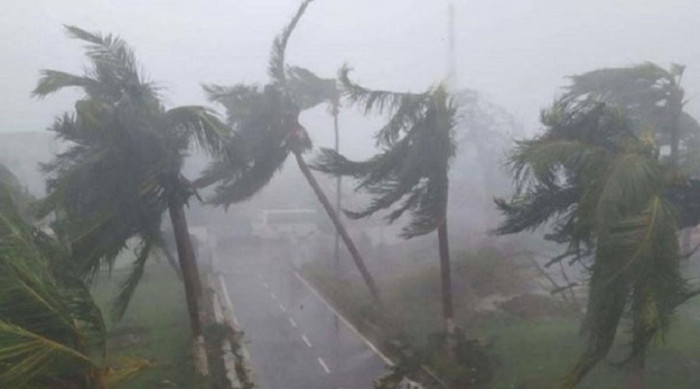 ভারী বৃষ্টিপাতের পূর্বাভাস, ভূমিধসের শঙ্কা