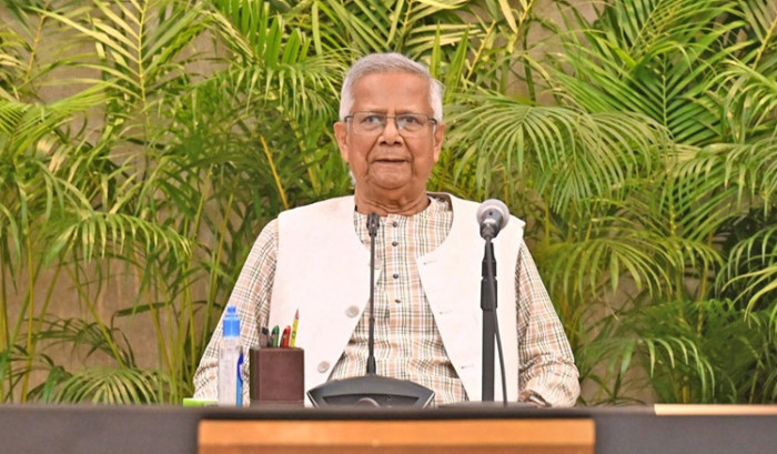 ঢাকার পথে প্রধান উপদেষ্টা