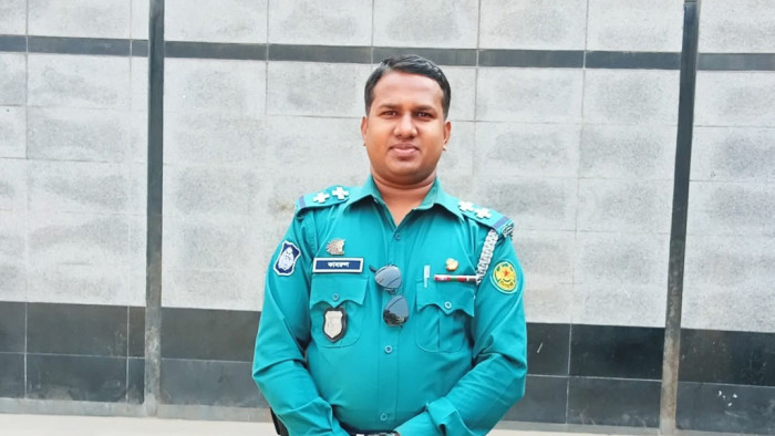 খিলগাঁওয়ে বাসের ধাক্কায় এসআই নিহত