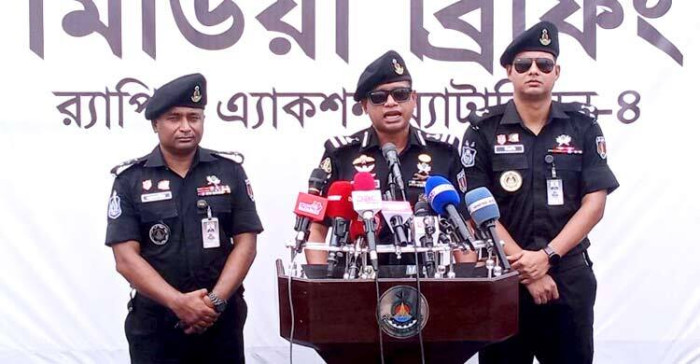 চাঁদাবাজি ও এক হাটের পশু অন্য হাটে নিলে কঠোর ব্যবস্থা: র্যাব