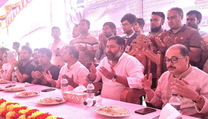 শহীদ রাষ্ট্রপতি জিয়াউর রহমানের স্মরণে টঙ্গীতে দোয়া মাহফিল