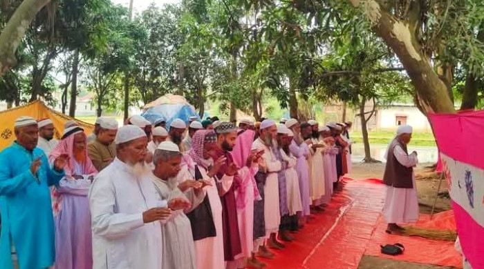 পত্নীতলায় ঈদ-উল-আজহা পালন