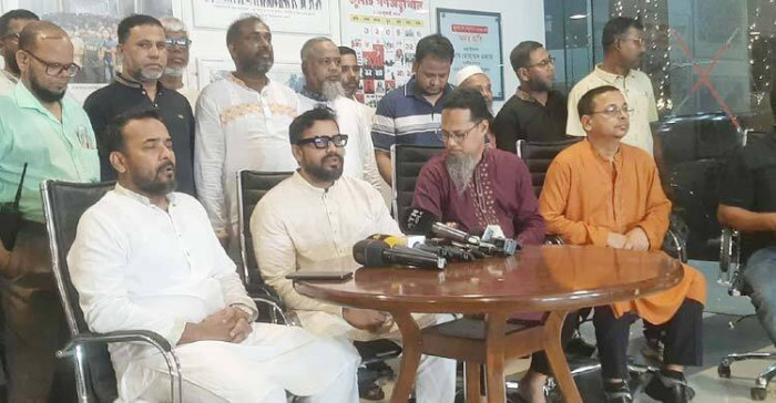 সংবাদ সম্মেলনে ঢাকা উত্তর সিটি করপোরেশনের প্রশাসক মোহাম্মদ এজাজ