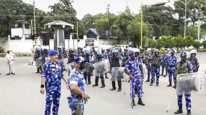 ফের উত্তাল মণিপুর: কারফিউ জারি, ইন্টারনেট বন্ধ