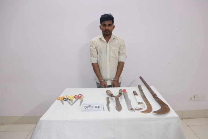 কুমিল্লার চিহ্নিত সন্ত্রাসী সাজ্জাদ অস্ত্রসহ ফের গ্রেফতার