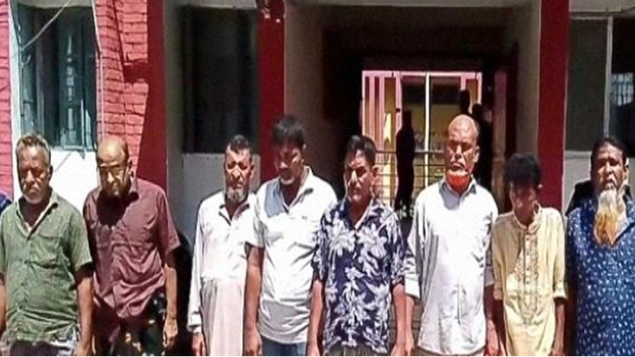 যৌথবাহিনীর অভিযানে জুয়ার আসর থেকে ৯ জুয়াড়ি আটক
