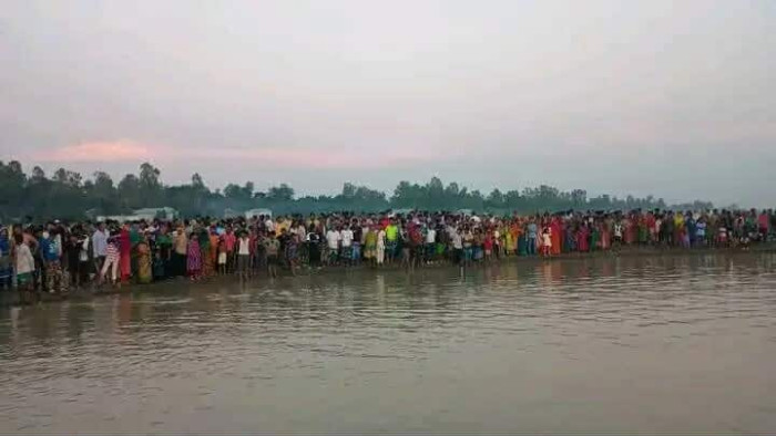 যমুনায় ডুবে যাওয়া নারী-শিশুর খোঁজ মেলেনি