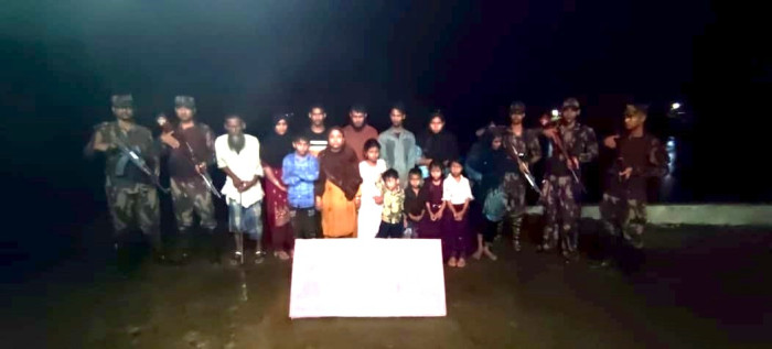জৈন্তাপুর সীমান্তে বিএসএফের পুশইন, ১৪ রোহিঙ্গা আটক