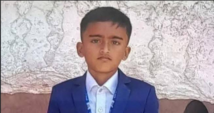 বড়াইগ্রামে তৃতীয় শ্রেণির ছাত্র আবীরকে ইট দিয়ে থেঁতলে হত্যা