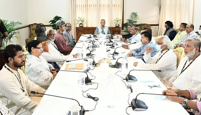 পরাজিত শক্তির ষড়যন্ত্রের লক্ষণ স্পষ্ট হচ্ছে : প্রধান উপদেষ্টা