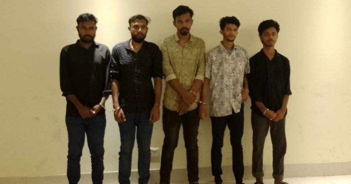 সমন্বয়ক পরিচয়ে গুলশানে চাঁদা দাবি, আটক ৫