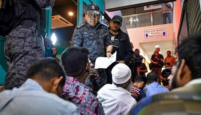 মালয়েশিয়ায় এক ঘণ্টার অভিযানে বাংলাদেশিসহ ১৭১ অভিবাসী আটক