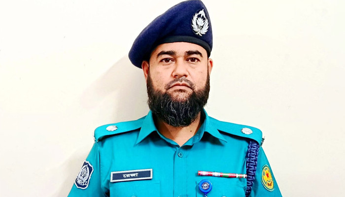 মেট্রো স্টেশনের নিচে ছিনতাইকারীর হামলায় এডিসি সুমন রেজা আহত
