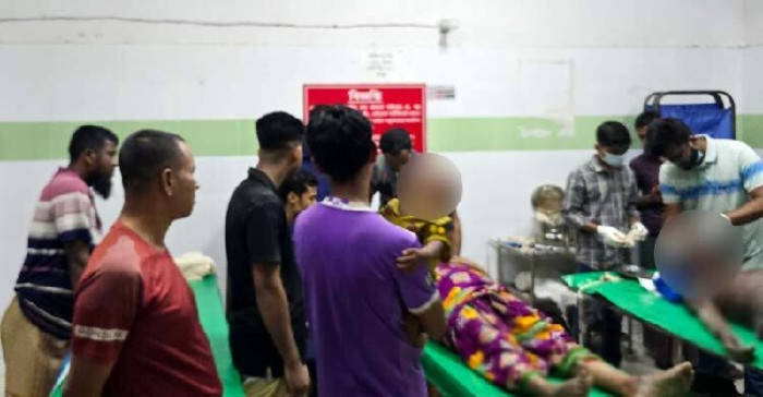 মাদক সেবনে বাঁধা দেয়ায় স্বামী-স্ত্রীকে পিটিয়ে আহত