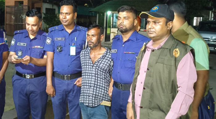 বগুড়ায় আদালত থেকে পালিয়ে যাওয়া আসামি গ্রেফতার