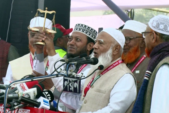 মানুষ এখন আর বস্তা পচা রাজনীতি দেখতে চায় না: শফিকুর রহমান