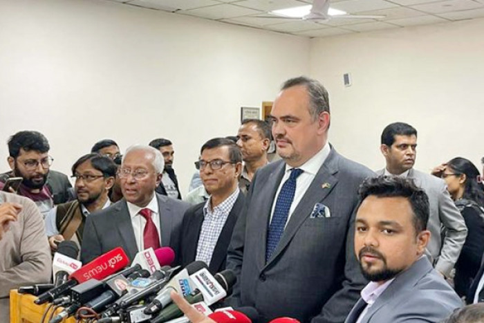 বাংলাদেশের নির্বাচনে কোনো পক্ষ নেবে না যুক্তরাষ্ট্র: রাষ্ট্রদূত