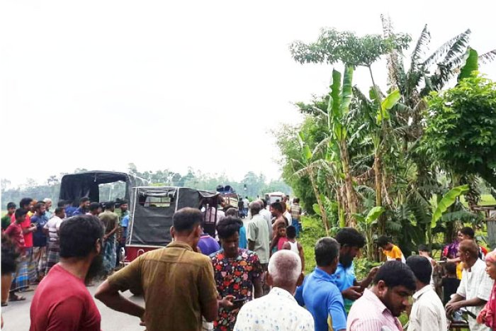 কুড়িগ্রামে সড়ক দুর্ঘটনায় বাবা-ছেলের নিহত