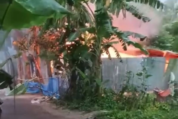 ভোরের আকাশ